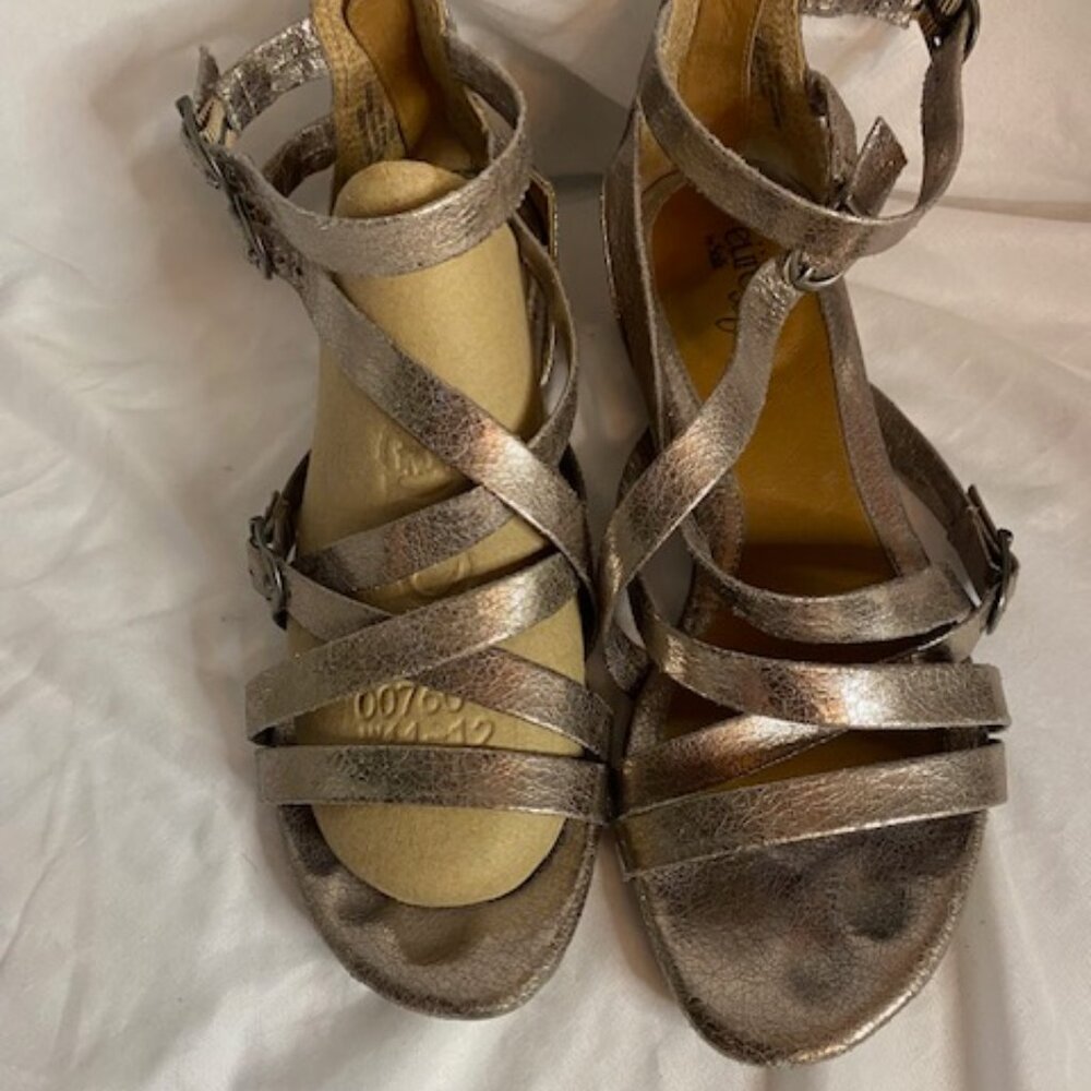 Euro Soft By Sofft Bronze Strappy Sandals Size 8M